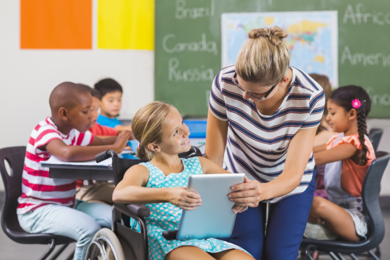 school-companion-helps-student-in-a-wheelchair