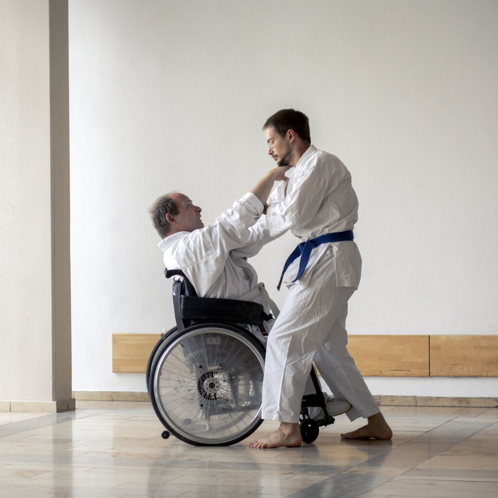 Veranstaltung-Karate_im_Rollstuhl-Selbstverteidigungstraining
